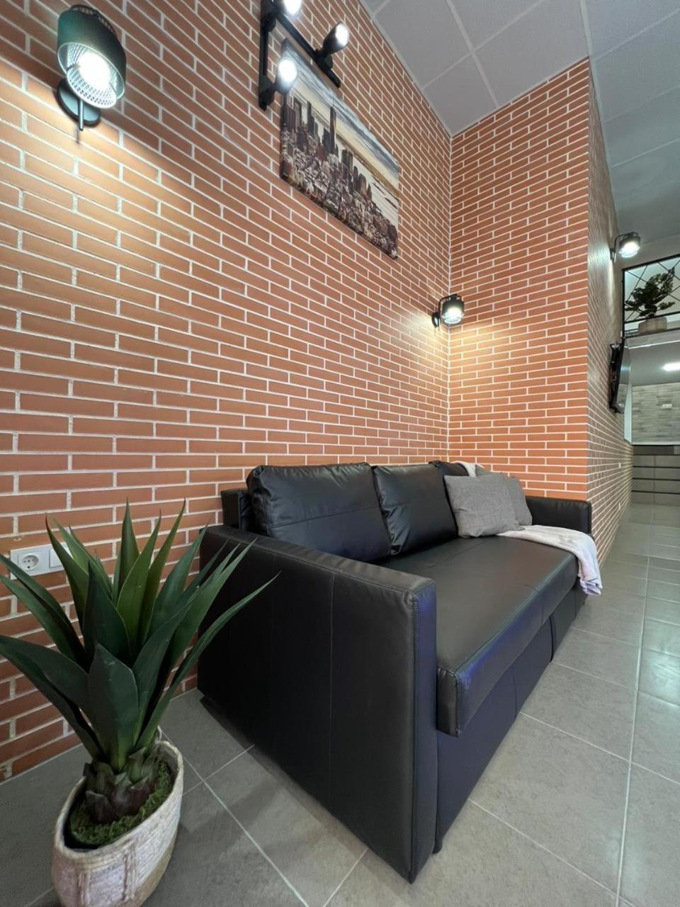 Carcaixent 24 Aparthotel Valencia Exterior photo