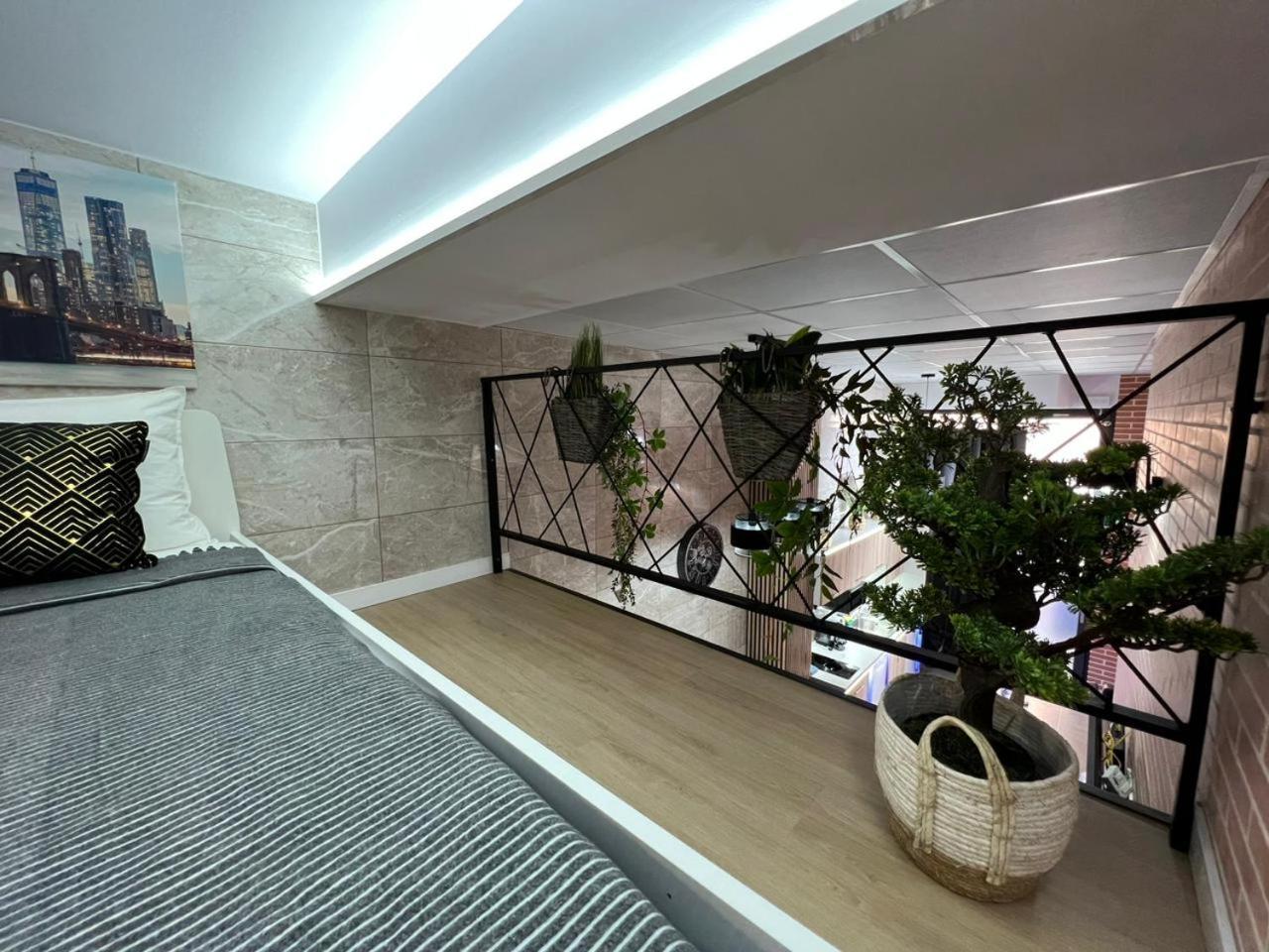 Carcaixent 24 Aparthotel Valencia Exterior photo
